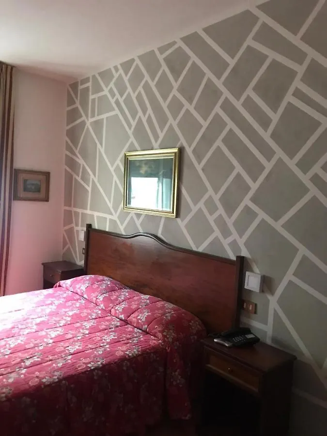 Hotel Chopin Milan 0*,  Italy